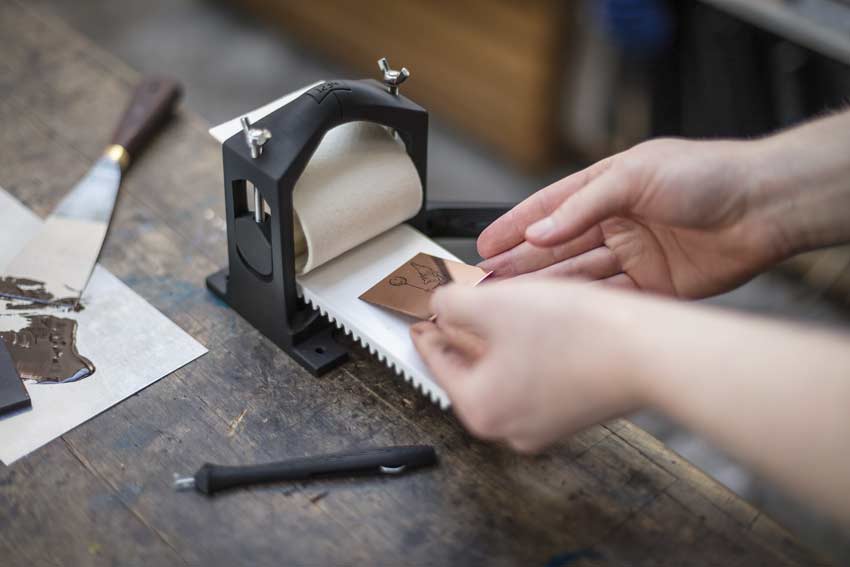 Die Open Press ist robust genug, um perfekte Radierungen auf Papier bis zu einer Größe von 7,5 x 23 cm zu drucken. (Foto: © Open Press Project)